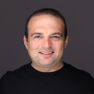 Headshot Eli Aleyner