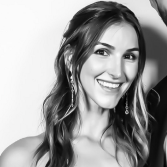 headshot Olivia Leonard