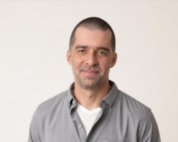 headshot Mat Velloso