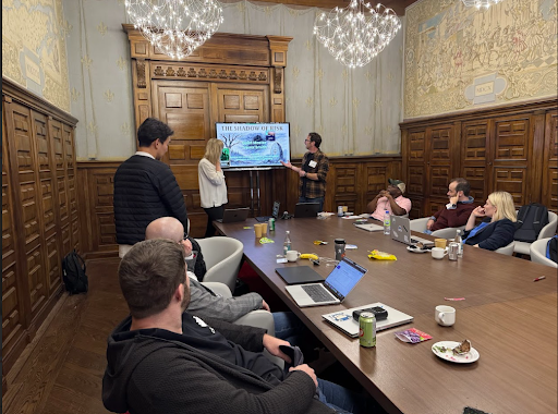 キャリア採用グループ 写真